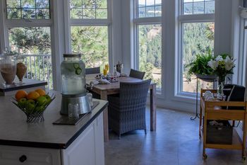 Scenic Canyon Ranch And Retreat Bed and Breakfast Kelowna Exterior foto